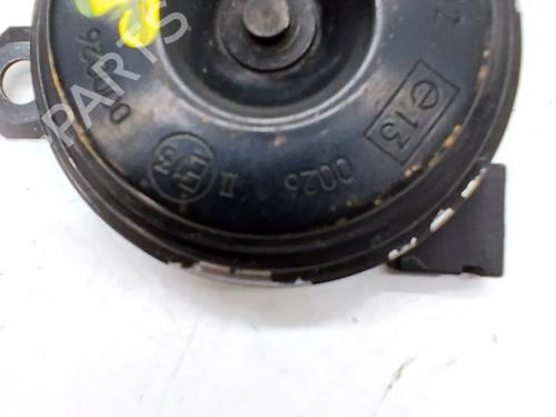 horn-toyota-corolla-estate-_e21_-2019-33772045 main image