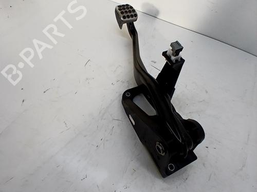 Used Break pedal MERCEDES-BENZ CLA Shooting Brake (X117) CLA 180 (117.942) (122 hp) 32289125