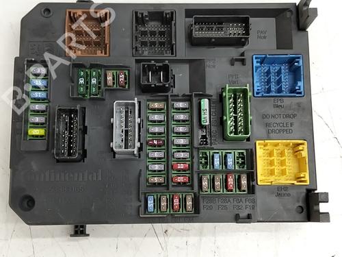 Used Fuse box Fuse box 38748471 38748471
