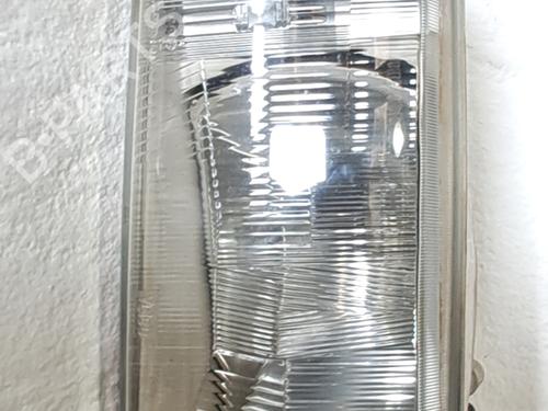 Used Right headlight SUZUKI VITARA (ET, TA, TD) 1.6 All-wheel Drive (TA, TA01, SE416) (80 hp) 32384057