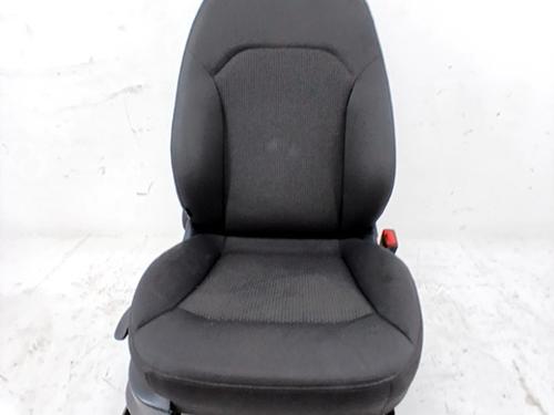 Stoel rechts voor AUDI A1 Sportback (8XA, 8XF) 1.2 TFSI (86 hp) 32663484