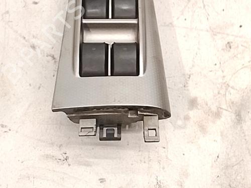 Used Left front window switch Left front window switch TOYOTA COROLLA Saloon (_E12_) 1.4 D-4D (NDE120_, NDE120R) (90 hp) 36072726 36072726