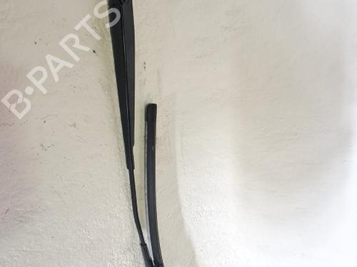 Used Front windshield wiper arm HYUNDAI i20 III (BC3, BI3) 1.0 T-GDI (101 hp) 30477730
