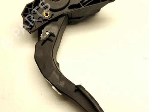 Używane Pedał DACIA DUSTER (HM_) 1.5 dCi 110 (HMAB) (109 hp) 30801570