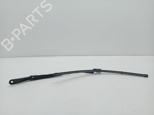 Used Front windshield wiper arm PEUGEOT 2008 II (UD_, US_, UY_, UJ_, UR_, UC_) 1.2 PureTech 100 (USHNK) (101 hp) 23347794