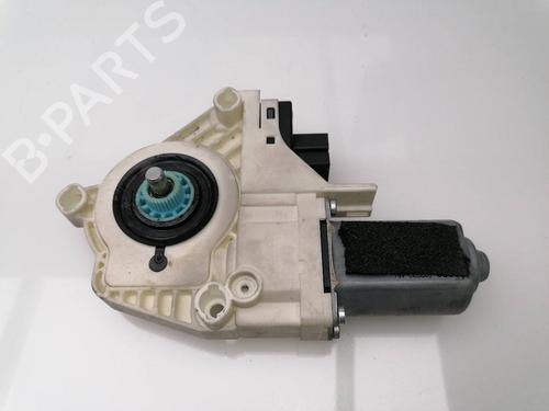 Vindusheismotor høyre foran AUDI A5 (8T3) 1.8 TFSI (170 hp) 25593655