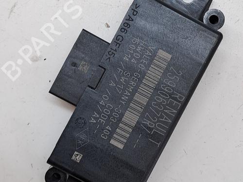 Elektronisk modul RENAULT MEGANE III Hatchback (BZ0/1_, B3_) 1.5 dCi (BZ09, BZ0D, BZ1W, BZ29, BZ14) (110 hp) 27463020