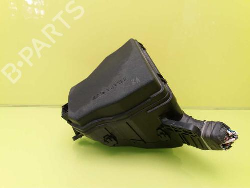 Used Fuse box TOYOTA YARIS (_P13_) 1.0 (KSP130_, KSP130) (69 hp) 23384659
