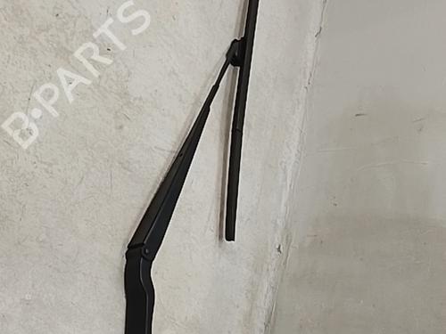 front-windshield-wiper-arm-renault-kadjar-ha_-hl_-2015-36317728 main image