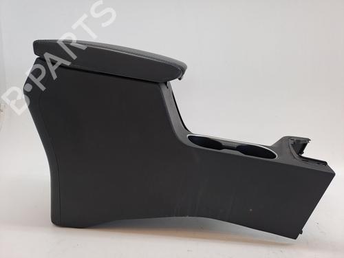 Used Armrest / Center console HYUNDAI ELANTRA VI Saloon (AD, ADA) 1.6 (128 hp) 23365101