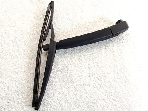 Used Rear windshield wiper arm HYUNDAI i20 III (BC3, BI3) 1.0 T-GDI (101 hp) 30477731