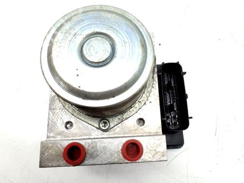 Used ABS pump NISSAN X-TRAIL II (T31) 2.0 dCi 4x4 (150 hp) 30622079