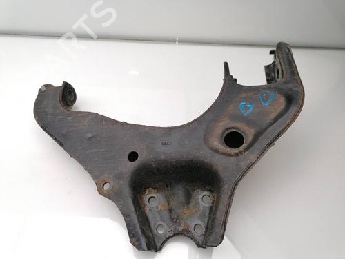 Used Right front suspension arm HYUNDAI GALLOPER II (JK-01) 2.5 TD intercooler (99 hp) 25593731