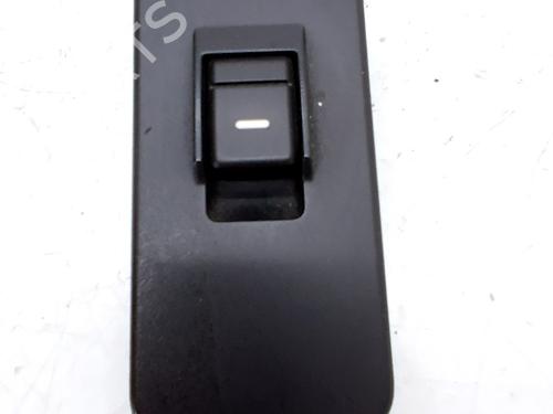 Used Right rear window switch Right rear window switch LAND ROVER RANGE ROVER SPORT I (L320) 2.7 D 4x4 (190 hp) 34708175 34708175