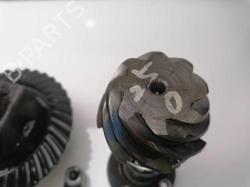 Used Front differential NISSAN SERENA (C23) 2.3 D (75 hp) 23940864