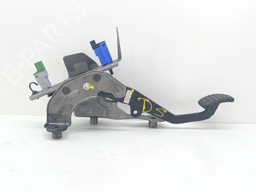 Pédale d'embrayage RENAULT CLIO IV (BH_) 0.9 TCe 90 (BHNF, BHMA, BHMH, BHJK, BHJR) (90 hp) 26019987