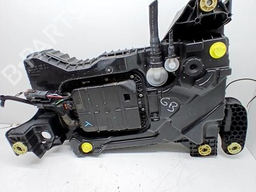 Used AdBlue tank PEUGEOT 3008 II SUV (MC_, MR_, MJ_, M4_) 1.5 BlueHDi 130 (131 hp) 30143652