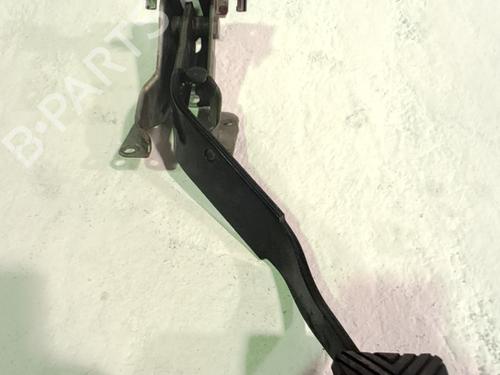 bremsepedal MITSUBISHI PAJERO III (V7_W, V6_W) 3.2 Di-D (V68W) (160 hp) 32257950