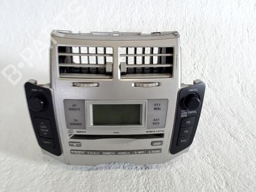 Used Radio TOYOTA YARIS (_P9_) 1.4 D-4D (NLP90_, NLP90R) (90 hp) 30477928