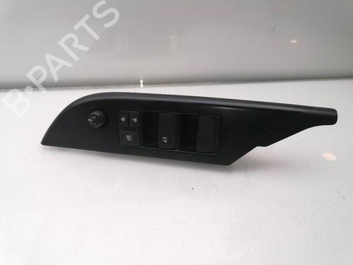 Used Left front window switch TOYOTA HILUX VIII Pickup (_N1_) 2.4 D 4WD (GUN125_, GUN125R) (150 hp) 27461679