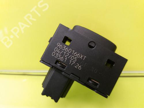 Used Left rear window switch PEUGEOT 407 (6D_) 2.0 HDi 135 (6DRHRH, 6DRHRE, 6DRHRG, 6DRHRJ) (136 hp) 23874476