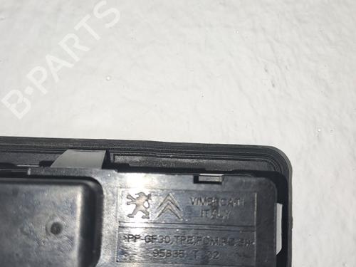 Tailgate handle PEUGEOT 208 I (CA_, CC_) 1.2 VTI 82 | BP27714805C132 
