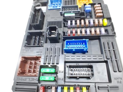 Used Fuse box PEUGEOT 3008 II SUV (MC_, MR_, MJ_, M4_) 1.5 BlueHDi 130 (131 hp) 30294401