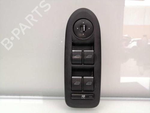 Used Left front window switch FORD KUGA I 2.0 TDCi (136 hp) 23651198