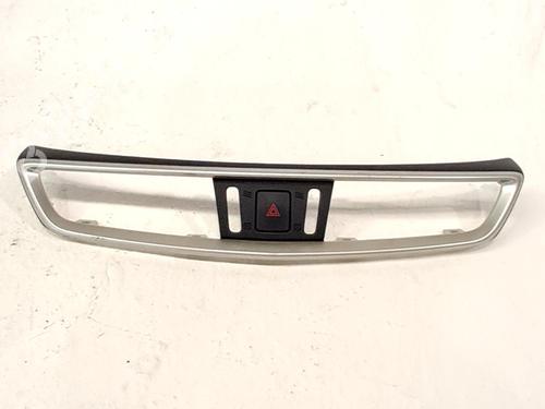 Used Warning switch Warning switch NISSAN QASHQAI II (J11, J11_) 1.2 DIG-T (115 hp) 34182143 34182143