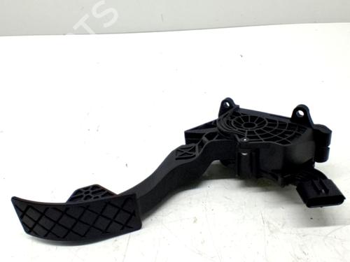 Gaspedaal SEAT IBIZA IV ST (6J8, 6P8) 1.2 TSI (90 hp) 31700959