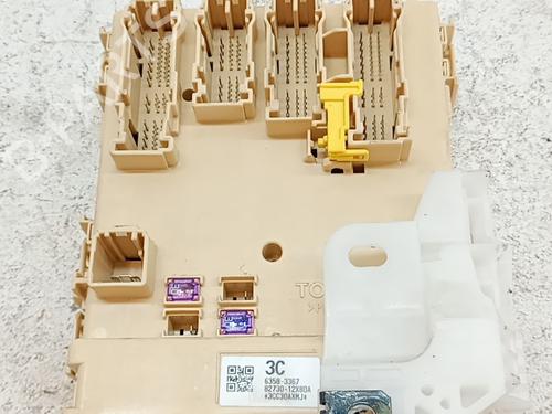fuse-box-toyota-auris-_e18_-2012-2013-2014-2015-2016-2017-2018-2019-38749203 main image