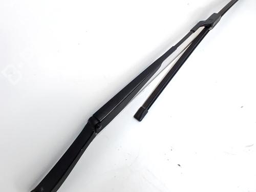 Used Front windshield wiper arm HYUNDAI ix20 (JC) 1.4 (90 hp) 30920121