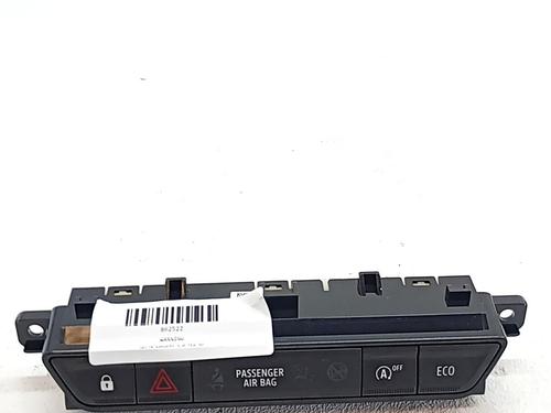 Used Warning switch Warning switch DACIA SANDERO III 1.0 TCe 90 (91 hp) 33766490 33766490