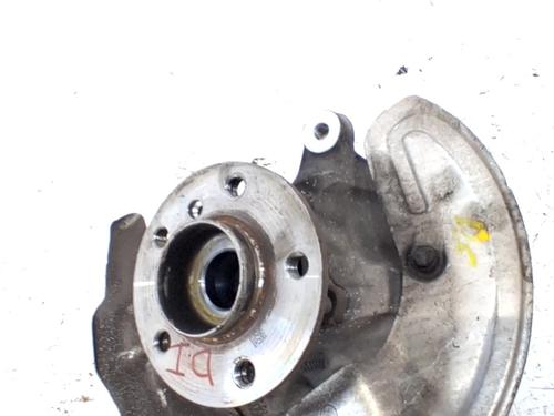 Used Left front steering knuckle Left front steering knuckle MINI MINI (F56) Cooper (136 hp) 33815612 33815612