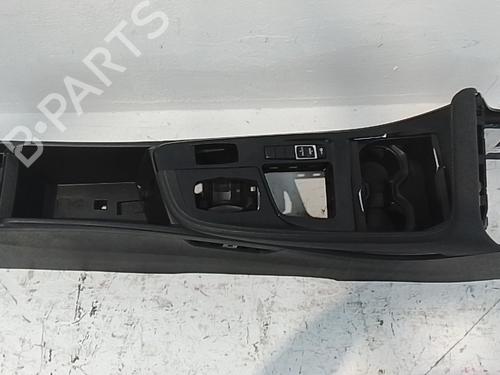 Console centrale Console centrale BMW X1 (F48) sDrive 18 d (150 hp) 35977260 35977260