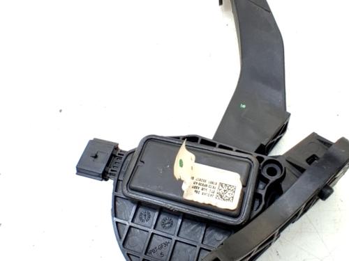 Used Pedal LAND ROVER DISCOVERY SPORT (L550) 2.0 D 4x4 (180 hp) 31801880