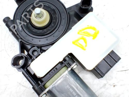 Used Right front window motor VW POLO VI (AW1, BZ1, AE1) 1.0 TSI (95 hp) 32257433