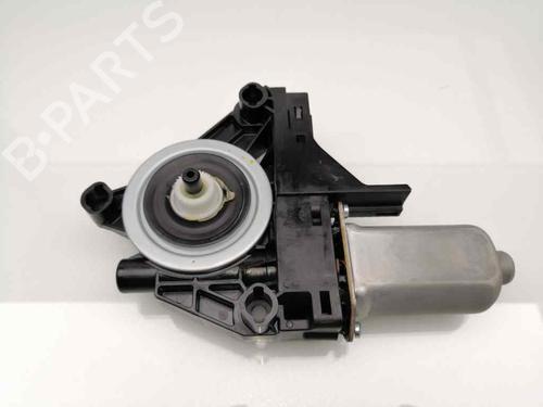 Portierruitmotor rechtsvoor VOLVO XC60 I SUV (156) D3 (136 hp) 23384568