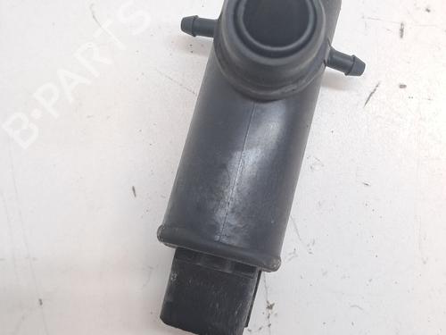 Used Washer pump TOYOTA YARIS (_P1_) 1.4 D-4D (NLP10_, NLP10R) (75 hp) 28164061