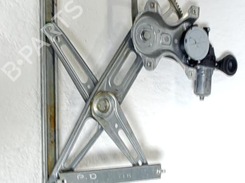 Used Right front window motor TOYOTA YARIS (_P13_) 1.5 Hybrid (NHP130_, NHP130) (101 hp) 31153526