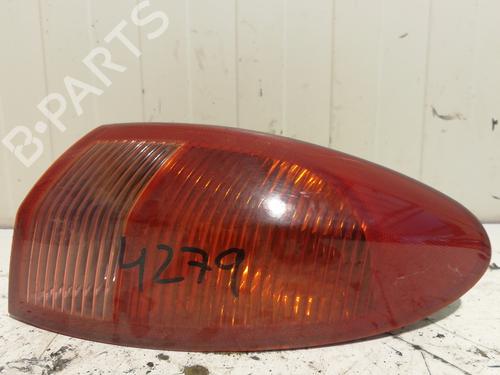 Feu arrière droit ALFA ROMEO 147 (937_) 1.9 JTD (937.AXD1A, 937.BXD1A, 937.AXV1A, 937.BXB1A,... (115 hp) 25460601