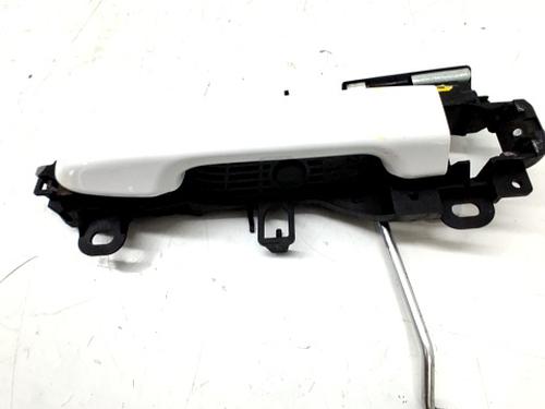 Used Front left exterior door handle TOYOTA AURIS (_E18_) 1.4 D-4D (NDE180_, NDE180R) (90 hp) 29991742
