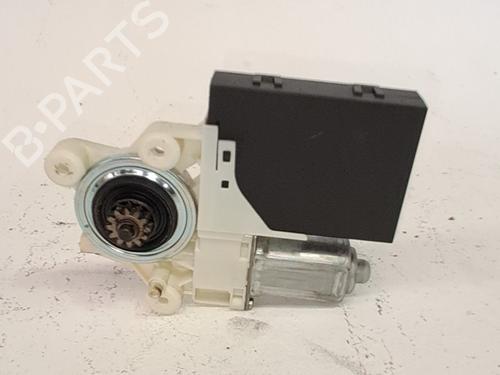 Motor elevalunas delantero derecho Motor elevalunas delantero derecho VOLVO S40 II (544) 2.0 D (136 hp) 36407120 36407120
