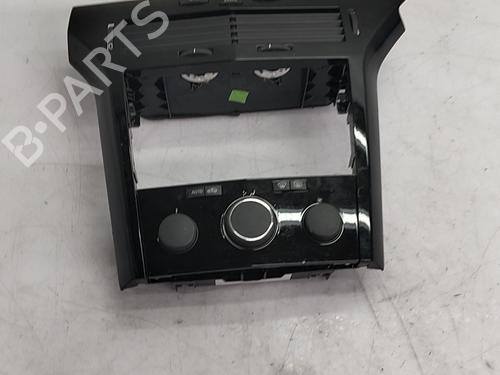 Used Climate control Climate control OPEL VECTRA A Hatchback (J89) 1.7 D (F68, M68) (60 hp) 36523917 36523917