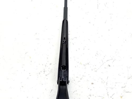 Used Front windshield wiper arm OPEL CORSA F (P2JO) 1.2 MHEV (101 hp) 31247491