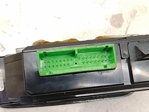 Left front window switch VOLVO XC90 I (275) 2.5 T AWD | BP38419421I27 - Image 2