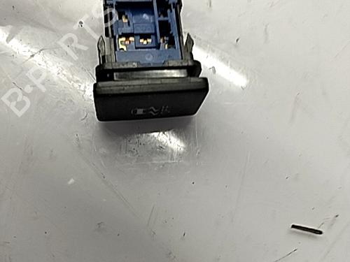 Used Switch TOYOTA YARIS (_P13_) 1.5 (NSP131_) (112 hp) 30772315