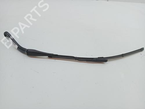 Used Front windshield wiper arm BMW 1 (F20) 118 d (150 hp) 23341849