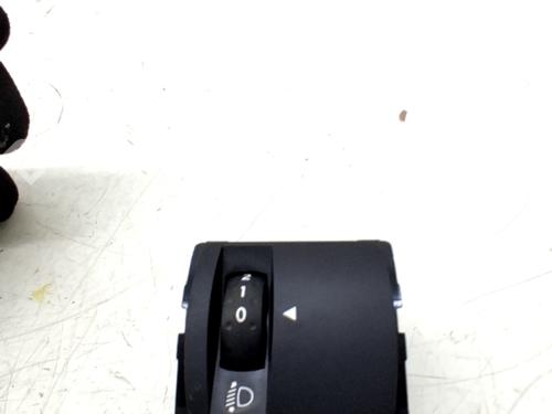 Used Headlight switch RENAULT MEGANE IV Saloon 1.3 TCe 140 (LVNB) (140 hp) 31609695