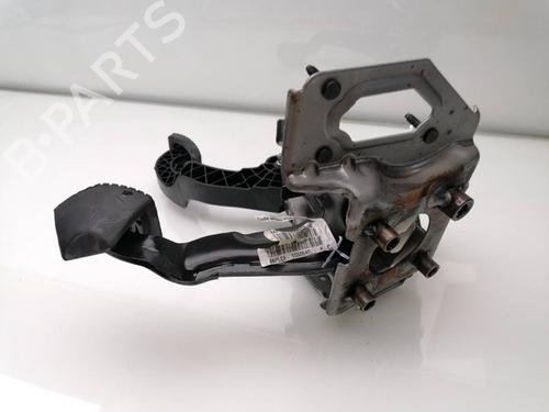 Used Clutch pedal PEUGEOT 208 I (CA_, CC_) 1.2 PureTech 82 (82 hp) 23938577